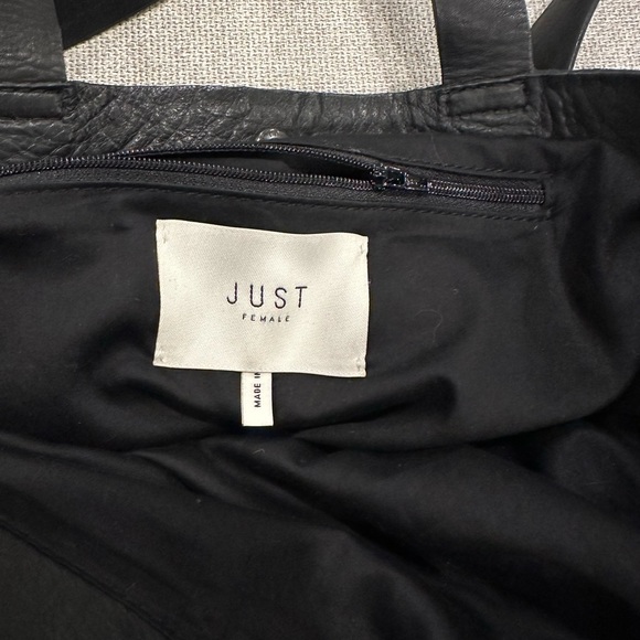 Large matte black leather bag - Picture 3 of 7